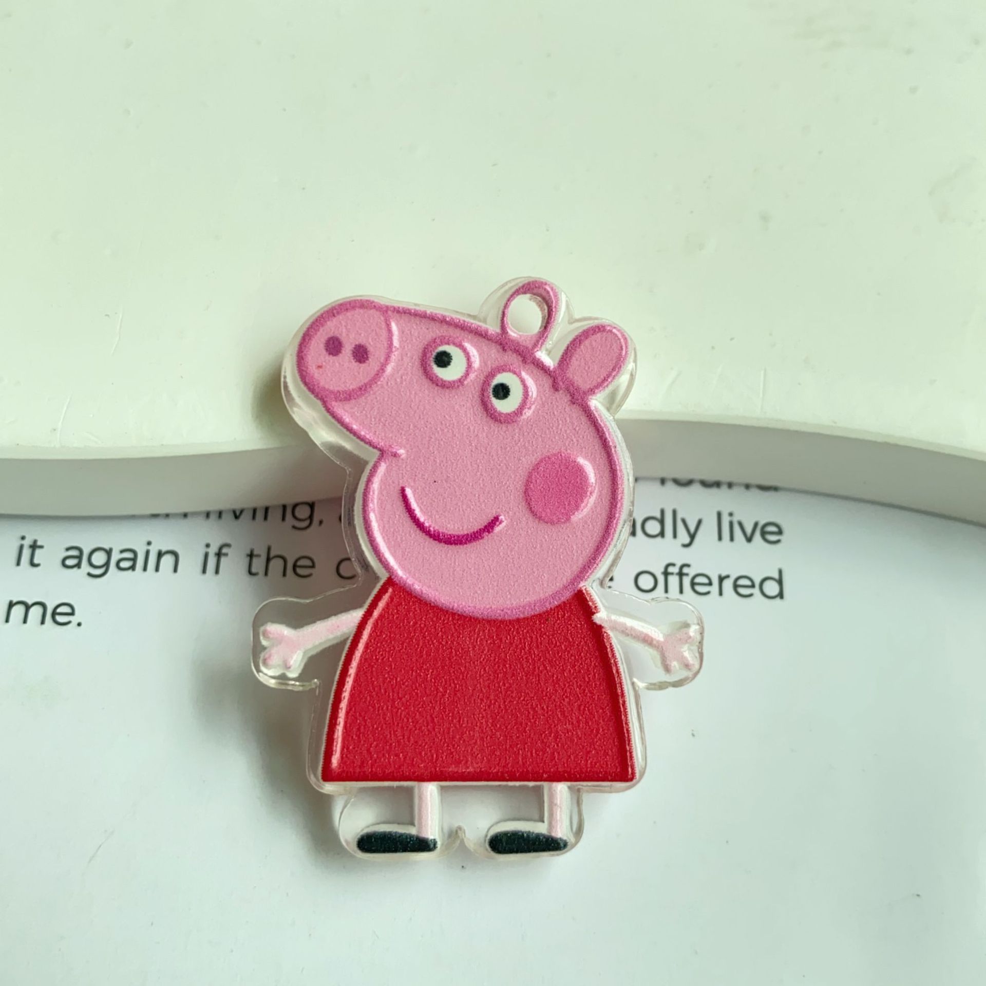 吊り下げ穴付きの光沢のあるオイルエンボス加工の漫画ペッパピッ - Phone Accessories Keychain のレビューと価格