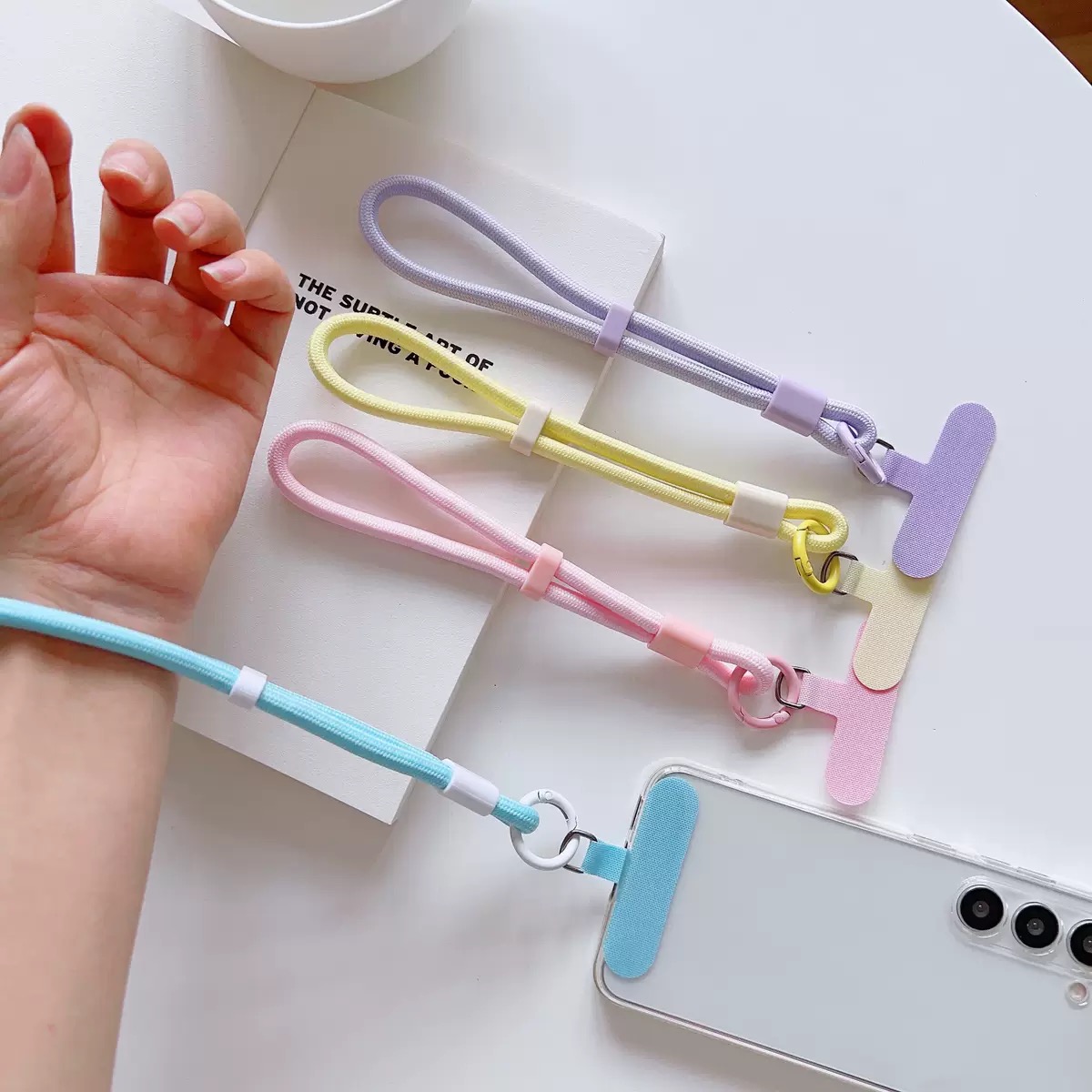 モダンなキャンディカラーの携帯電話用ストラップ、調節可能なリ - Phone Accessories Keychain のレビューと価格